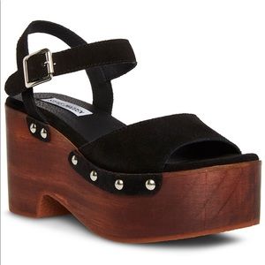 *SOLD* Steve Madden Mindful sandals